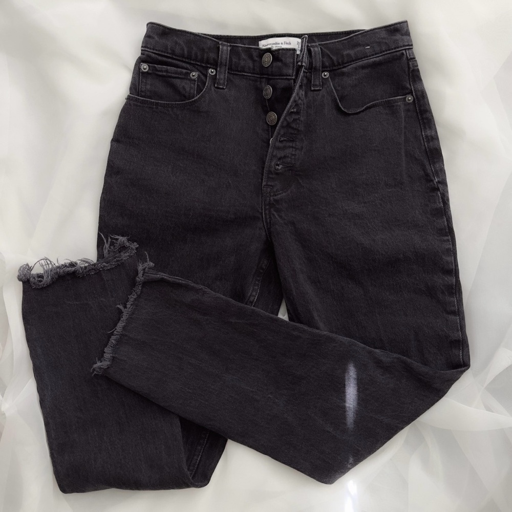 Abercrombie & Fitch Black Cropped Jeans